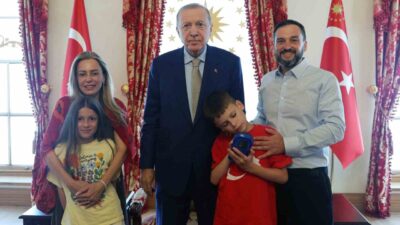 Cumhurbaşkanı Recep Tayyip Erdoğan, “Cake Not Hate (Nefret Etme, Kek
