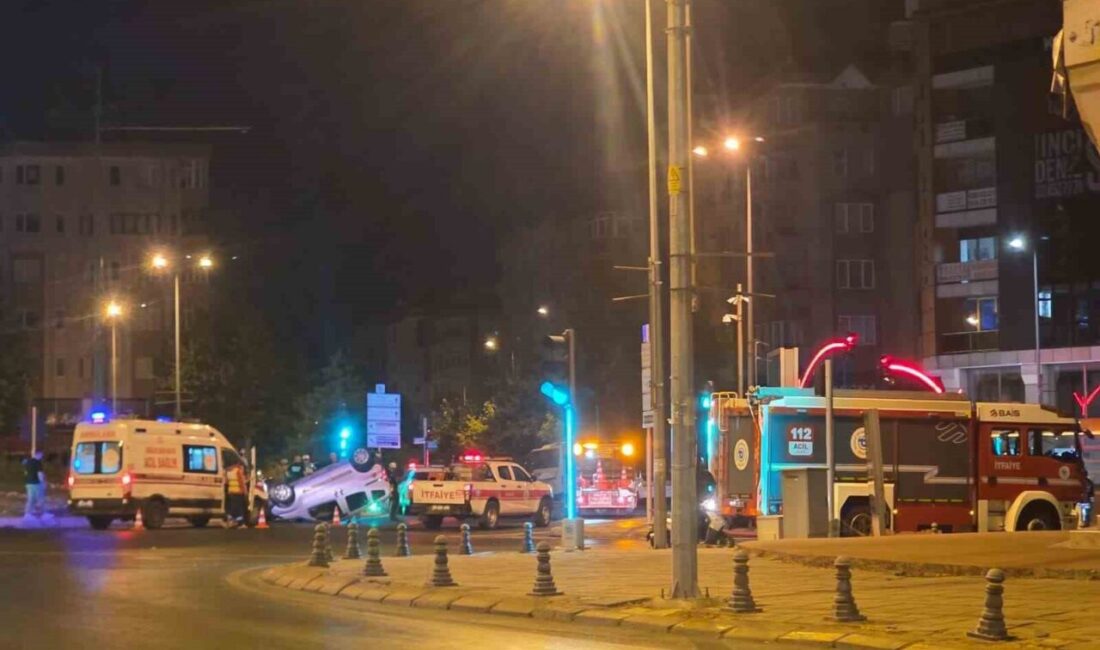Kontrolden Çıkan Araç Takla Attı Tekirdağ'ın Çorlu ilçesinde kontrolden çıkan hafif ticari araç bordür taşlarına