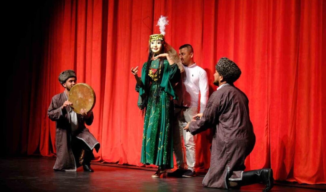 Büyükçekmece’de Uluslararası İstanbul Büyükçekmece Kültür ve Sanat Festivali kapsamında, kukla
