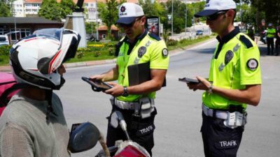Edirne’de İl Emniyet Müdürü Muhittin Ayhan’ın da katılımıyla Trafik Denetleme