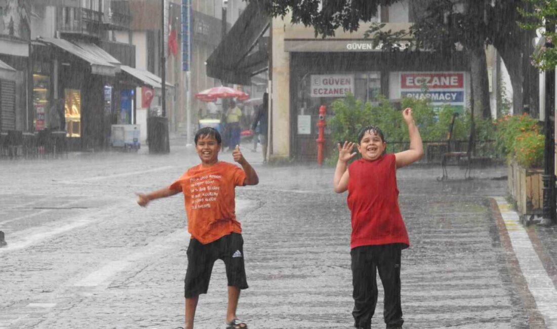 Meteoroloji Genel Müdürlüğü’nün kuvvetli yağış uyarısının ardından Edirne’de beklenen gök