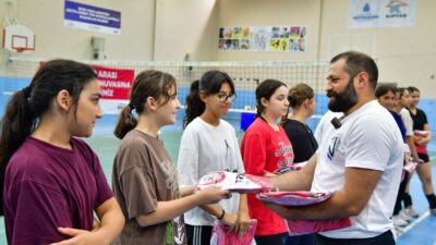 Esenyurt Belediyesi Yaz Spor Okulları’nda eğitim alan çocuklar, birbirinden farklı