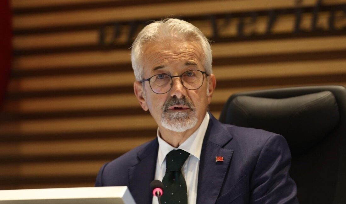 Eski Nilüfer Belediye Başkanı Erdem savunma yaptı: “Tüm suçlamaları reddediyorum” Bursa Büyükşehir Belediye Başkanı Mustafa Bozbey’in de aralarında bulunduğu 63