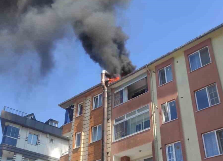 İstanbul Eyüpsultan’da 4 katlı binanın giriş katında bulunan ekmek fırınının