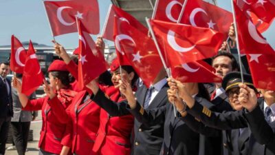 Milletler Ligi Şampiyonu olan A Milli Kadın Voleybol Takımı, Türk