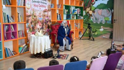 Gaziosmanpaşa Belediyesince düzenlenen, “Geçmişin Masalları, Geleceğin Anıları” etkinliğinde çocuklar bir