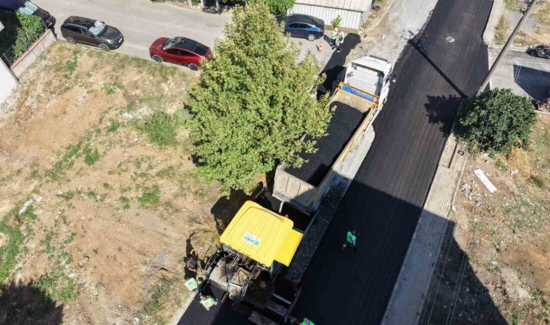 Gebze’de Gaziler Mahallesi’nin yolları asfaltlanıyor Gebze’de ulaşım altyapısının iyileştirilmesi amacıyla başlatılan asfaltlama çalışmaları devam ediyor.