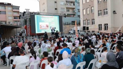 Gebze’de yaz akşamlarını renklendiren “Mahallemde Sinema Var” etkinliği yoğun katılımla