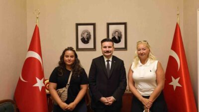 Gökçeada Kaymakamı Osman Acar, Geleneksel Halk Günü Buluşmasında vatandaşlarla bir
