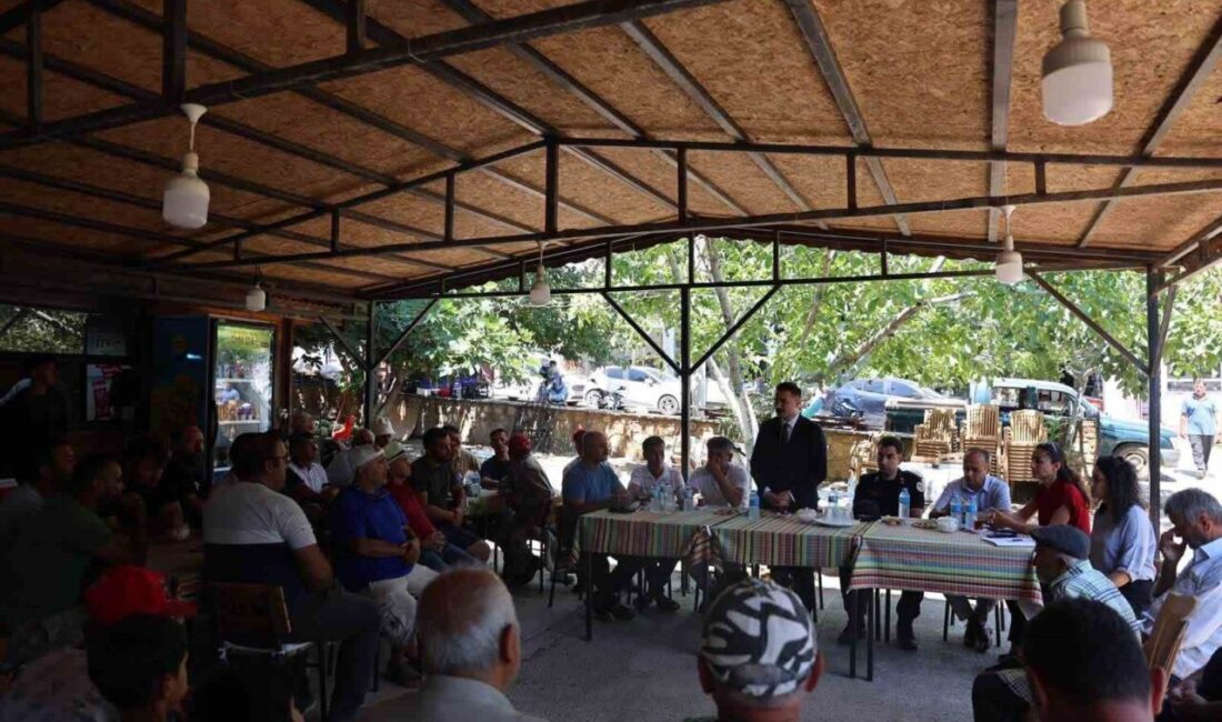 Gökçeada Kaymakamı vatandaşlarla bir araya geldi Gökçeada Kaymakamı Osman Acar, Uğurlu Köyü’nde vatandaşlarla bir araya geldi.