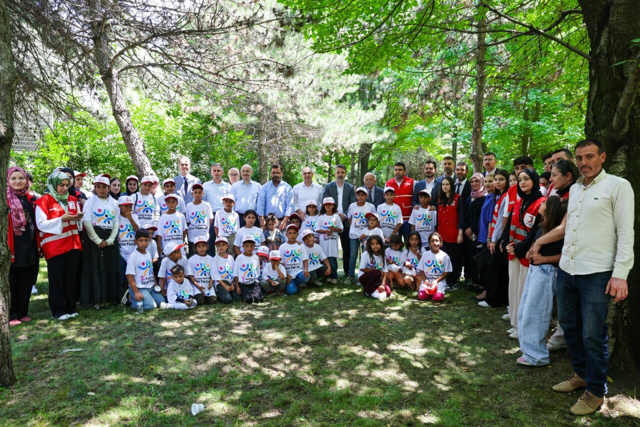 Şahin Biba Bursa Hayvanat Bahçesi'nde İncelemelerde Bulundu 1 Bülten Medya -