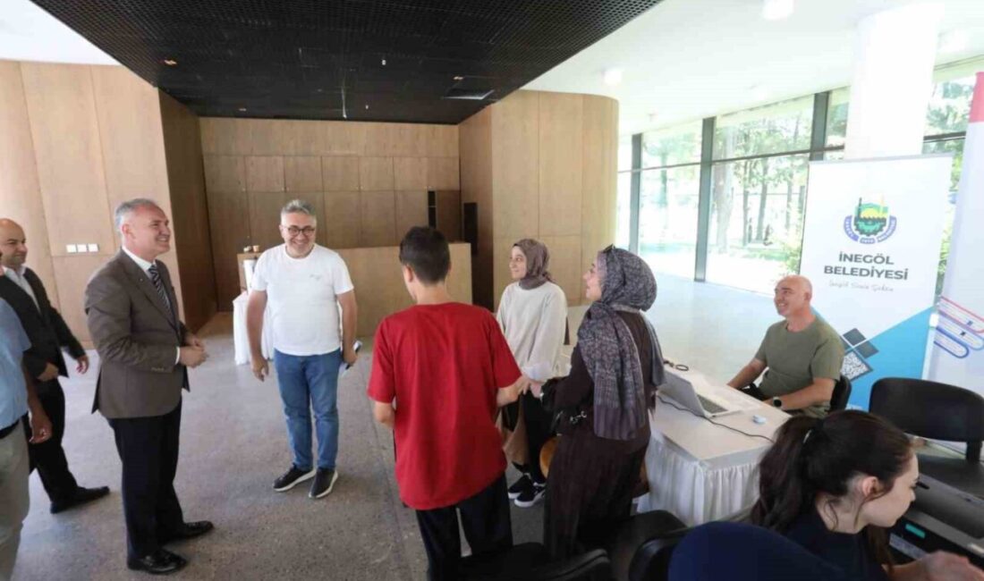 İnegöl Belediye Başkanı Alper Taban, üniversite tercih döneminde öğrencilere ücretsiz