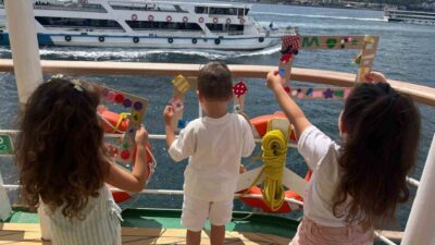 İş Sanat, İstanbul ve Ankara’daki müzelerinde çocuklar için atölyelerini sürdürdüğünü
