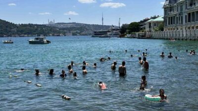 İstanbul’da etkisini artıran kavurucu sıcaklar hayatı olumsuz etkilerken, termometrelerin 30