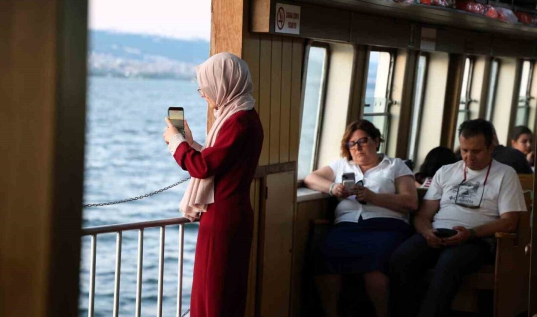 İzmit Körfezi’nde vapur keyfi İzmit Körfezi’nde yaz dönemi boyunca her cumartesi düzenlenen “Mehtap Turları”