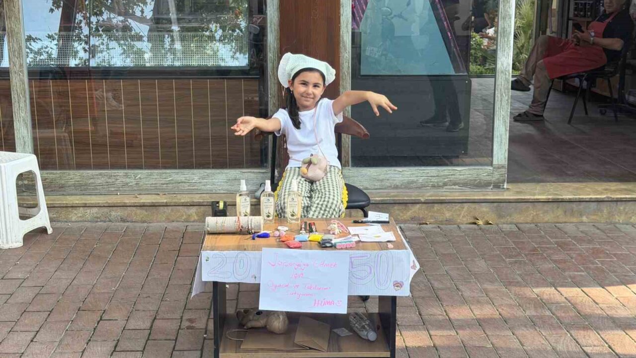 Bursa'nın İznik ilçesinde yaşayan 7,5 yaşındaki Hüma Eryılmaz, Japonya'yı görebilmek
