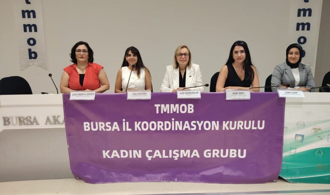 TMMOB'un Kadın Başkanları paneli, BAOB Ortak Salonda gerçekleşti.
