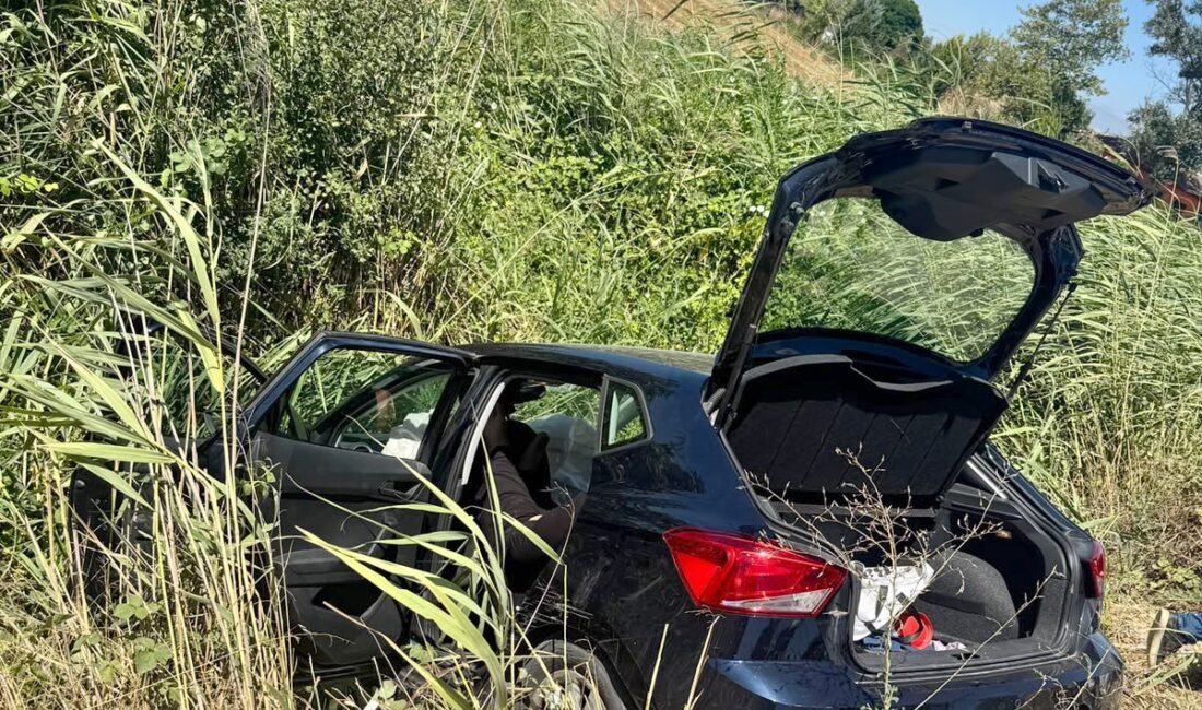 Karacabey’de otomobil sulama kanalına devrildi: 6 yaralı Bursa’nın Karacabey ilçesinde kontrolden çıkarak sulama kanalına düşen otomobildeki 6