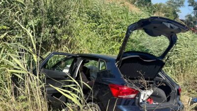 Bursa’nın Karacabey ilçesinde kontrolden çıkarak sulama kanalına düşen otomobildeki 6