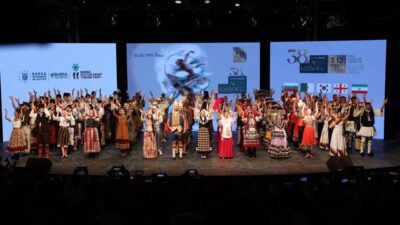 38. Uluslararası Altın Karagöz Halk Dansları Yarışması, kortej yürüyüşü ve