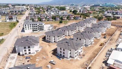 Kartepe’de yapımı tamamlanan Kent Konut Evleri’nde teslim için geri sayım