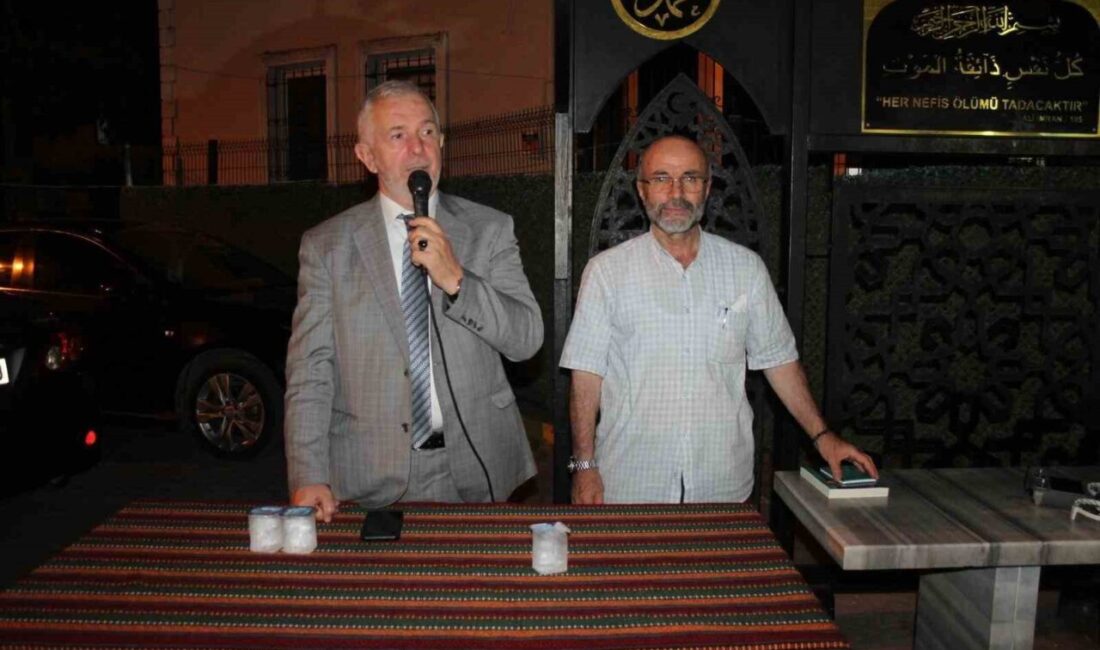 Kocaeli İl Müftüsü Sönmezoğlu: “En büyük cihat aileyi korumaktır” Körfez’de düzenlenen Vefa Geceleri programına katılan Kocaeli İl Müftüsü Mehmet