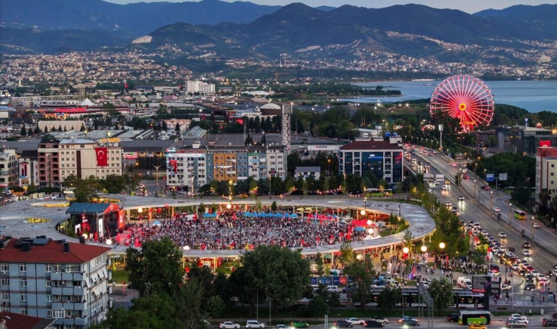 Kocaeli’nin meydanları sosyal hayatın merkezi oldu Kocaeli’de hayata geçirilen meydanlar, millet bahçeleri ve doğal yaşam alanları;