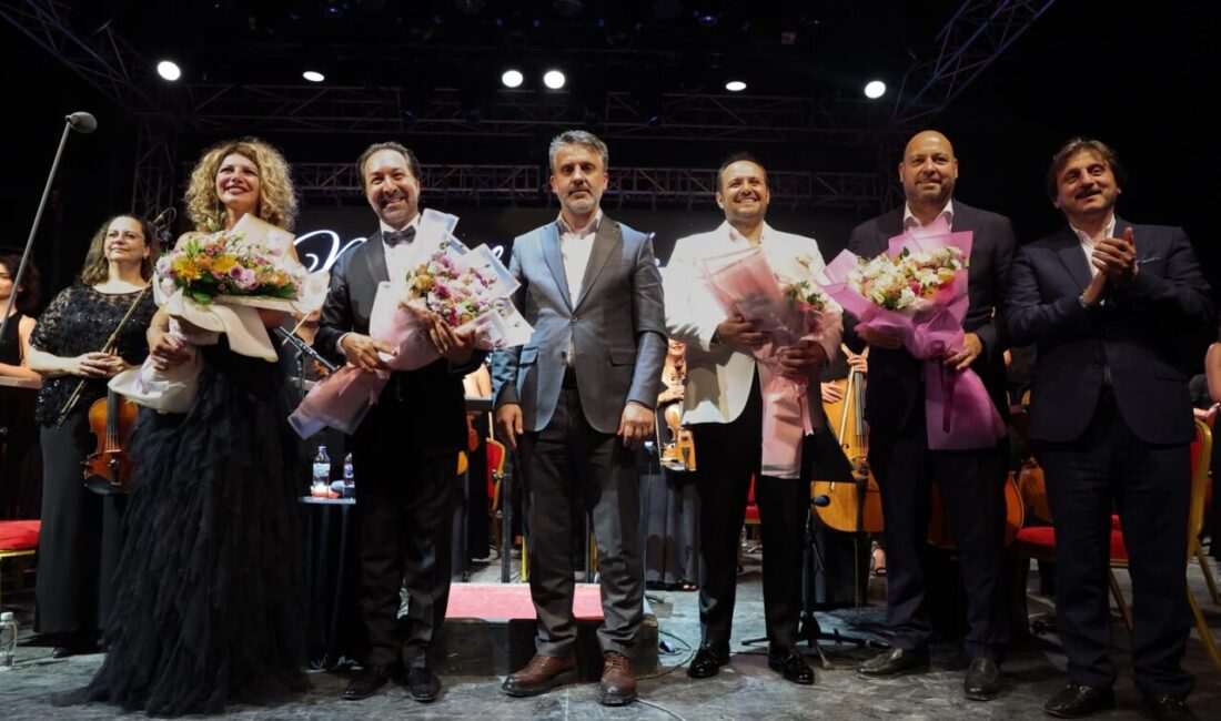 64. Bursa Festivali Muhteşem Konserle Başladı 64. Uluslararası Bursa Festivali, dünyaca ünlü tenor Murat Karahan, Bursa