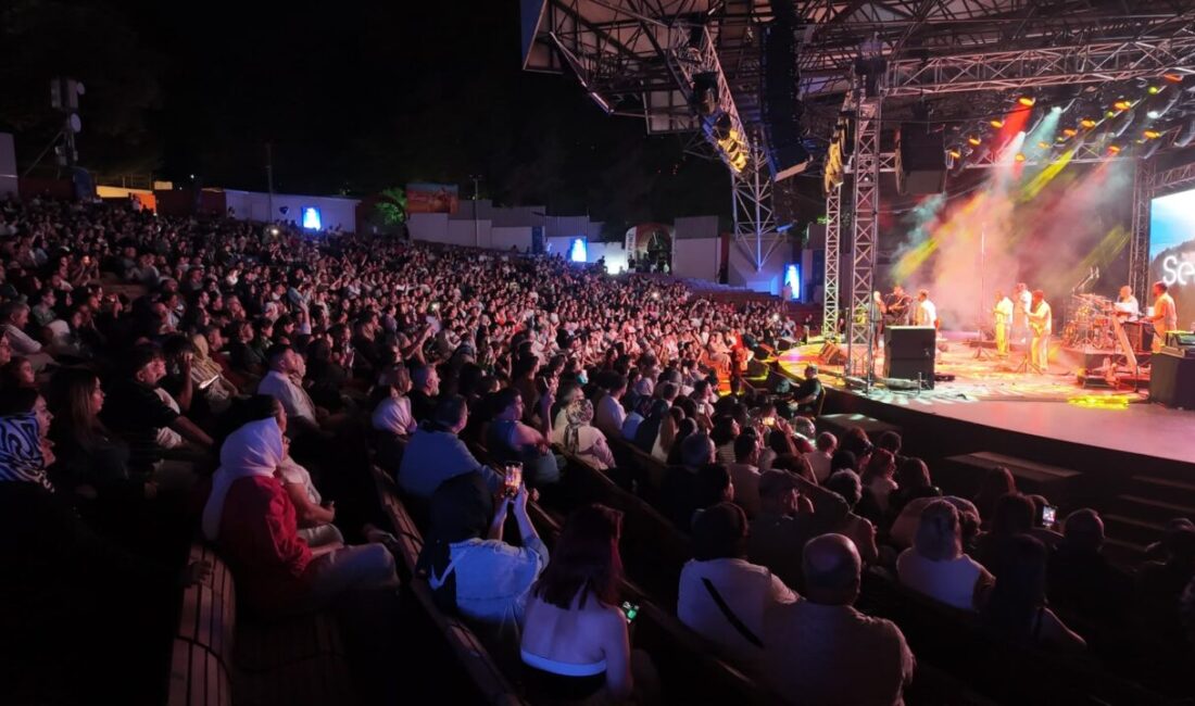 64. Uluslararası Bursa Festivali kapsamında sahne alan Selçuk Balcı ve
