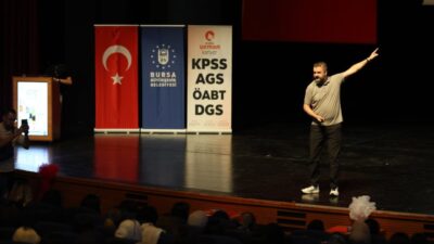 Bursa Büyükşehir Belediyesi'nin KPSS'ye hazırlanan adaylar için düzenlediği 'KPSS-FEST 2026