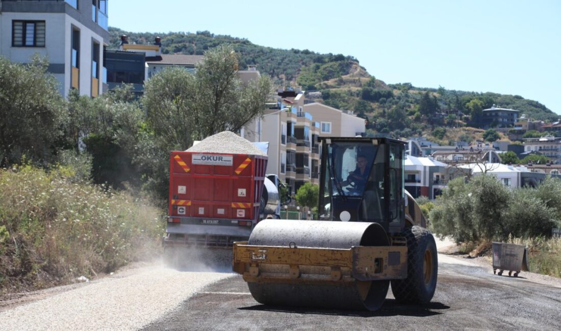Bursa Büyükşehir Belediyesi, Gemlik'in Kurşunlu Mahallesi'nde gerçekleştirdiği yol genişletme ve