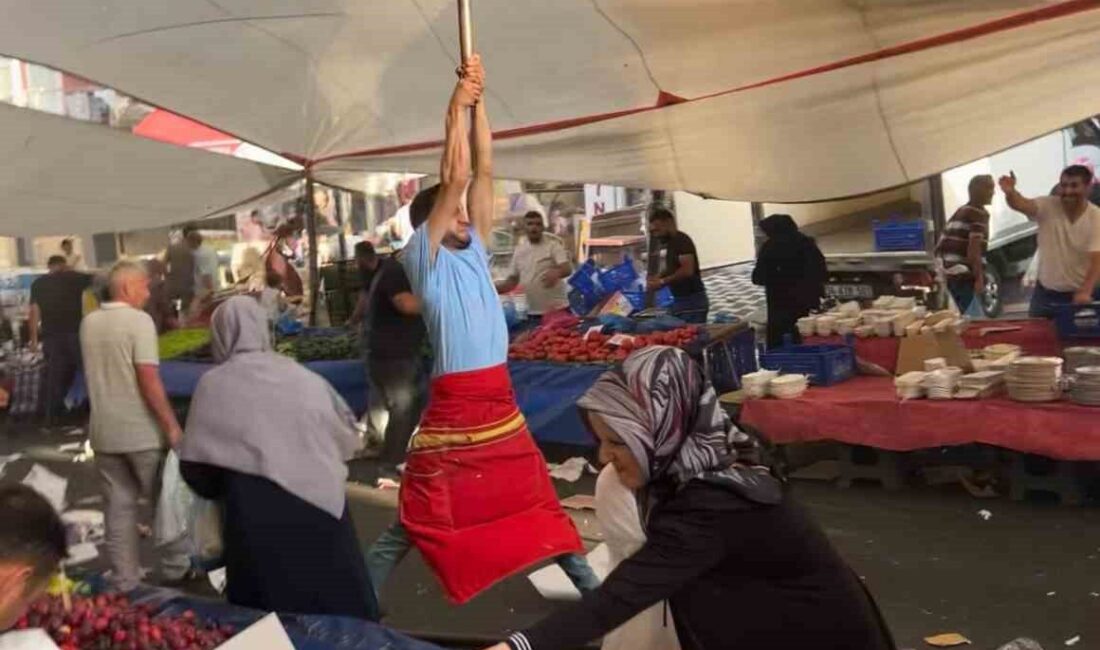 Kuvvetli rüzgarda pazarcı branda direğini bırakmadı, metrelerce havaya yükseldi İstanbul Sultanbeyli’de etkili olan kuvvetli rüzgar sırasında ilginç anlar yaşandı.