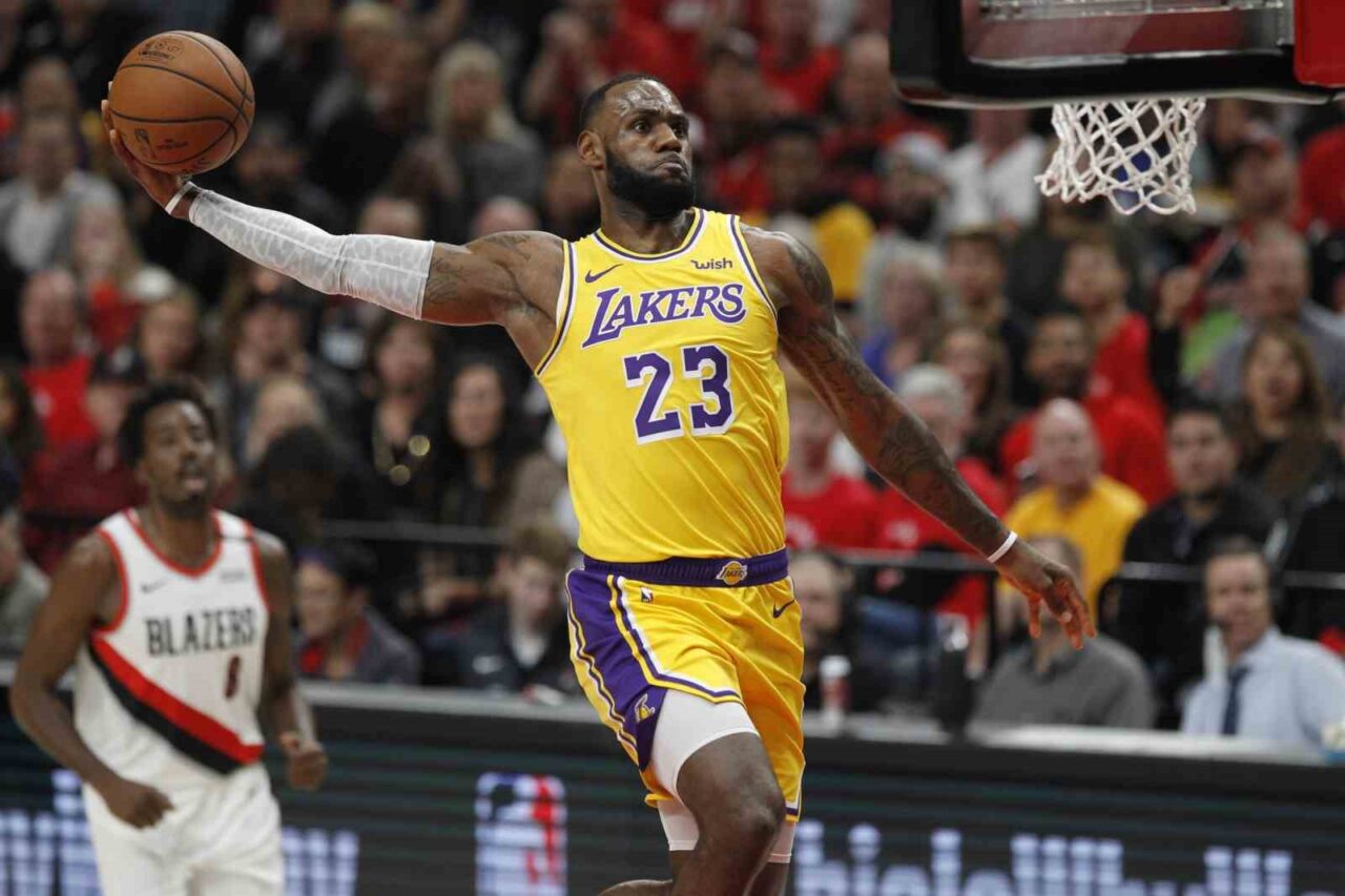 NBA efsanesi LeBron James, kariyerinde yeni bir sayfa açtı. 41