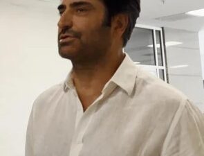 Ahbap Derneği soruşturması kapsamında ifade veren ünlü sanatçı Mahsun Kırmızıgül,