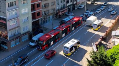 Bursa Büyükşehir Belediyesi'nin İnegöl için planladığı metrobüs hattında ilk test