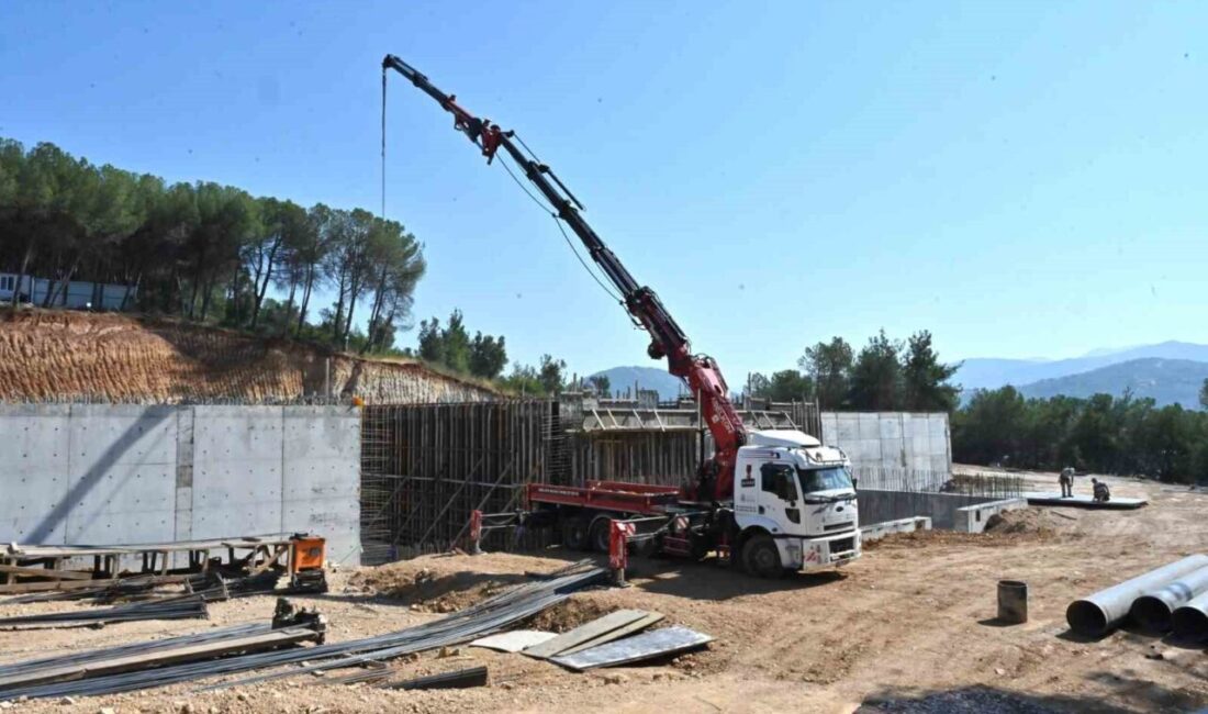 Bursa Büyükşehir Belediyesi tarafından Osmangazi ilçesinde yapımı sürdürülen 10 bin
