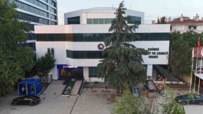 Edirne’de müteahhit Kerim Karabıçak, Edirne Ticaret ve Sanayi Odası binasında