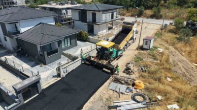 Nilüfer Belediyesi ekipleri; yol yapım, asfaltlama ve yeni yol açma