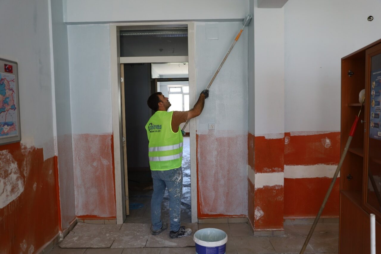 Bursa Büyükşehir Belediyesi, yeni eğitim-öğretim yılı öncesinde 8 ilçedeki 10
