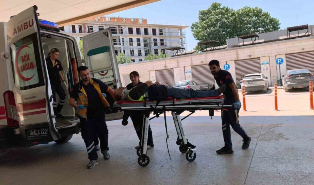 Otomobil ile geri dönüşüm aracının karıştığı kazada 1 kişi yaralandı Bursa’nın İnegöl ilçesinde otomobil ile geri dönüşüm malzemesi toplayan triportörün