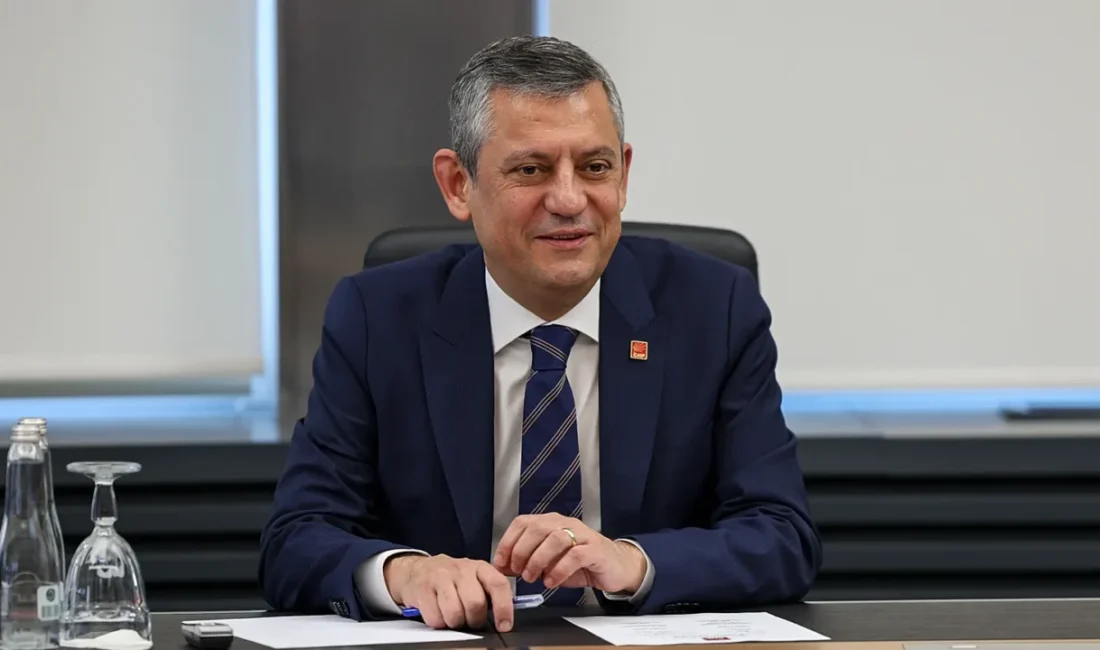 Yeni Parti’nin ilk Merkez Yönetim Kurulu üyeleri Parti Meclisi toplantısında