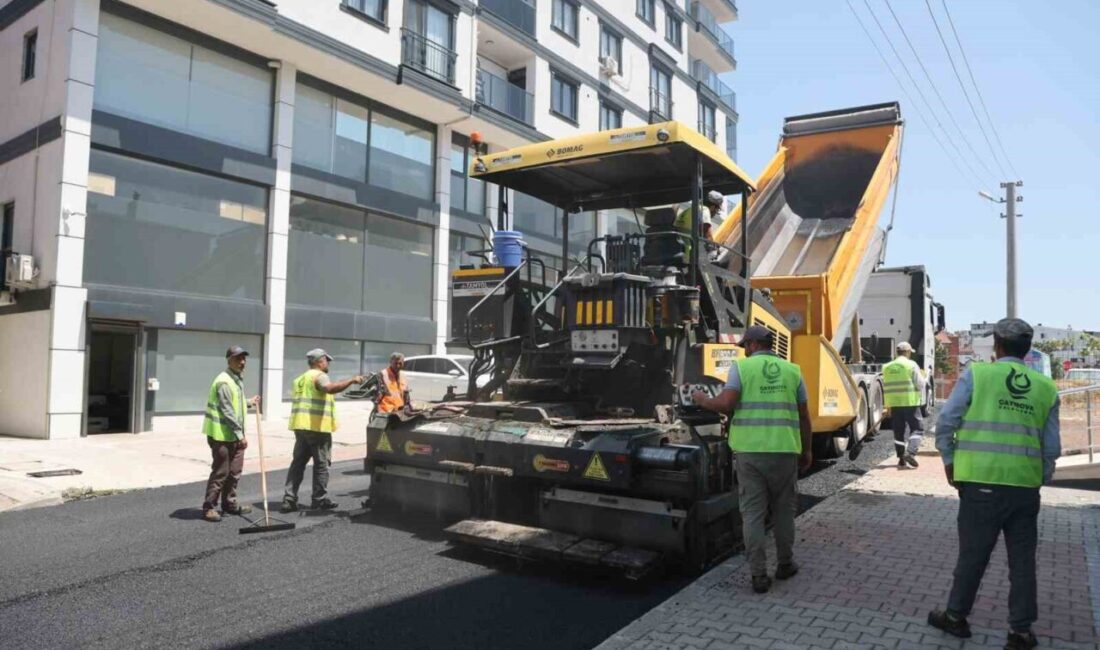 Özgürlük Mahallesi’ne 4 bin ton asfalt serilecek Çayırova’da Özgürlük Mahallesi’ndeki 4 sokak ve 1 caddeye yürütülen üstyapı