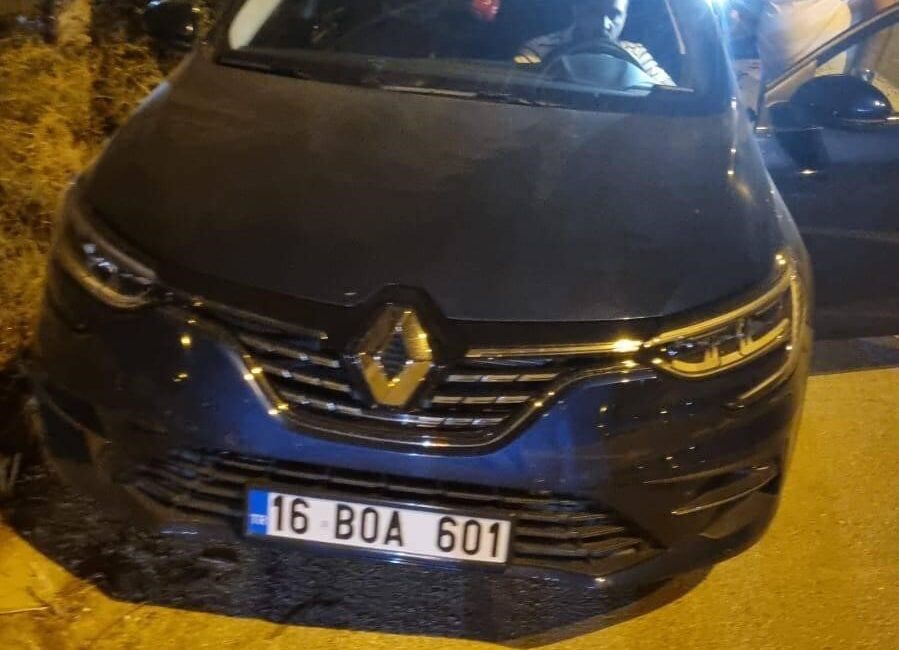 Park halindeki araca çarpan otomobildeki 2 kişi yaralandı Bilecik’te otomobilin park halindeki başka bir otomobile çarpması sonucu meydana