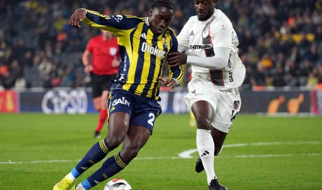 Fenerbahçe, izin sürecini tamamlayan N’Golo Kante’nin sağlık kontrollerinden geçtiğini ve