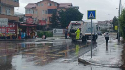 Sakarya’da yaz mevsiminin en sıcak günlerinde bastıran kuvvetli sağanak yağış,