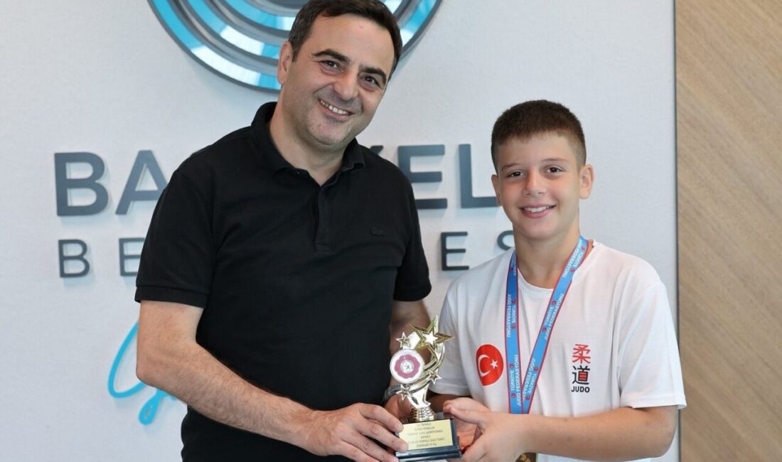 15 Temmuz Süper Minikler Judo Türkiye Şampiyonası’nda altın madalya kazanan
