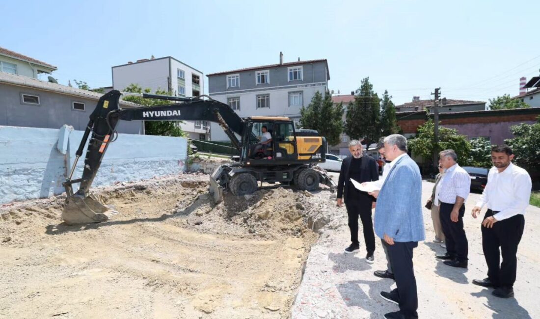 Semt konağı için ilk kazı başladı Dilovası’nda Cumhuriyet Mahallesi sakinlerinin uzun süredir beklediği Semt Konağı Projesi’nde