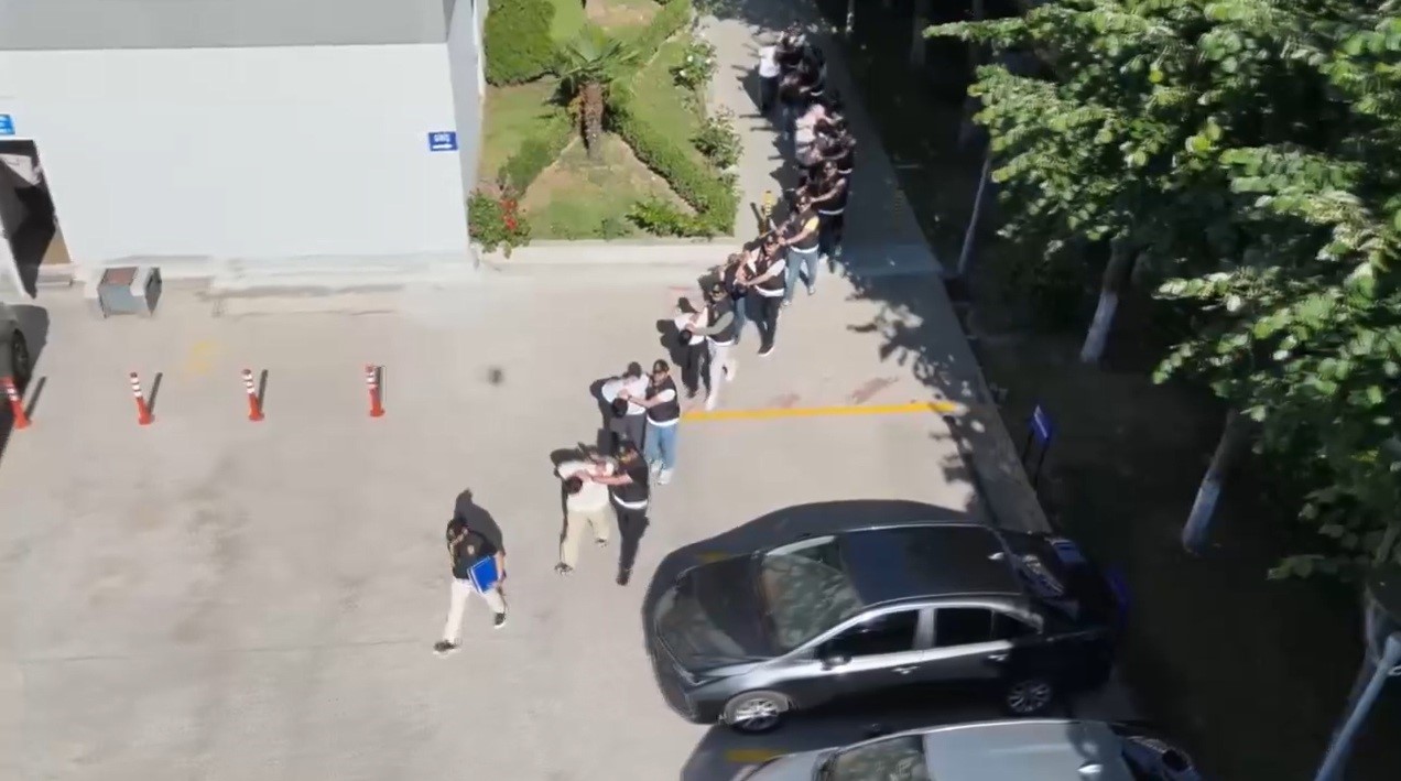 Sultanbeyli'de İstanbul ve Balıkesir'deki 12 adrese eş zamanlı düzenlenen dron