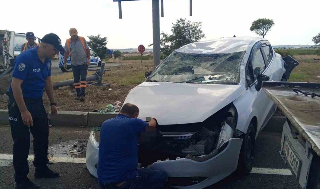Tekirdağ’ın Muratlı ilçesinde meydana gelen trafik kazasında 2 kişi yaralandı.