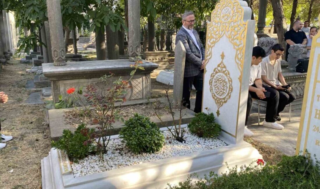 Türk edebiyatında Yedi Güzel Adam’dan biri olarak anılan Rasim Özdenören,